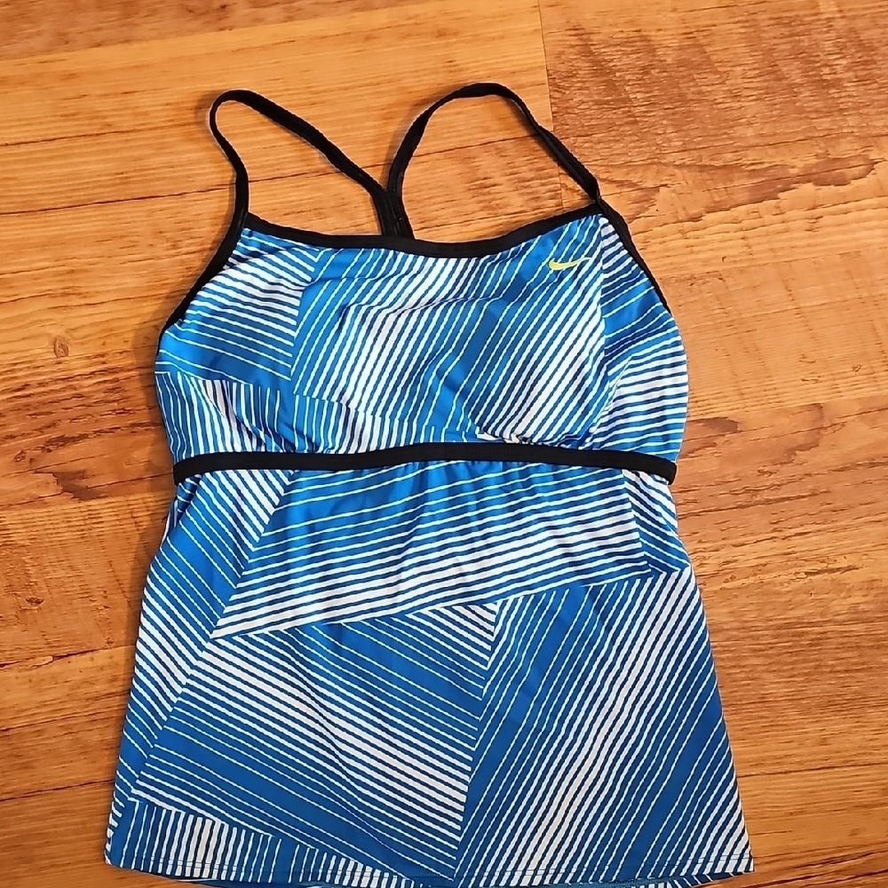 Nike Women's Blue Striped Swim Top. 🥰MUST BUNDLE